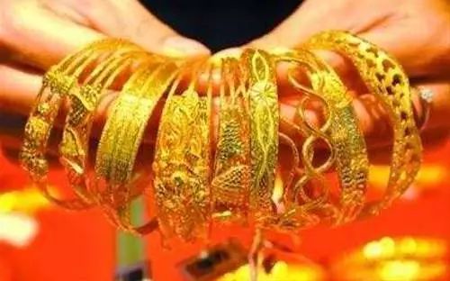 正月购买裤头在风水上是否适宜？