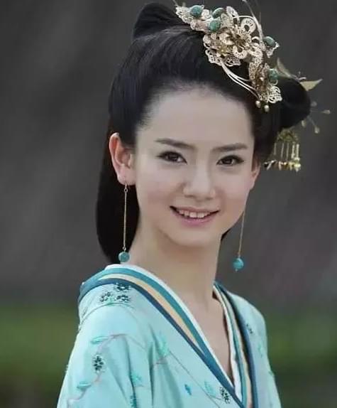 一、 宁国公主家世与早年生活状况