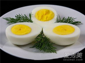 方案一：肉末菜粥、豆沙包、芹菜豆腐干