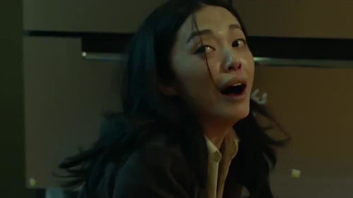 寻子母亲的深夜泪痕：鬼影背后的真相与反思
