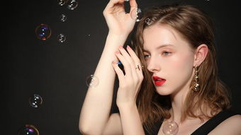 二、 气质禀赋：高雅脱俗与超凡绝尘