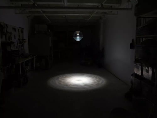 （一） 鱼缸作为“阴气”载体的空间隐喻