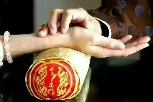 道医摸脉辨邪的理论基础与操作规范