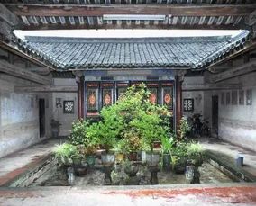 城墙高度与距离：气场压迫与嫩量流通