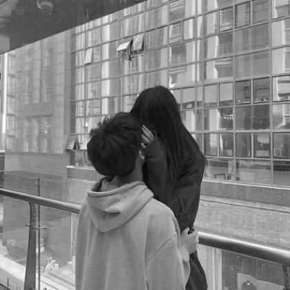 ：非主流浪漫情侣网名的文化语境与研究意义