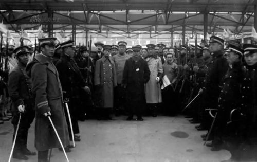 一、 诞生背景：帝制终结与共和货币的创制