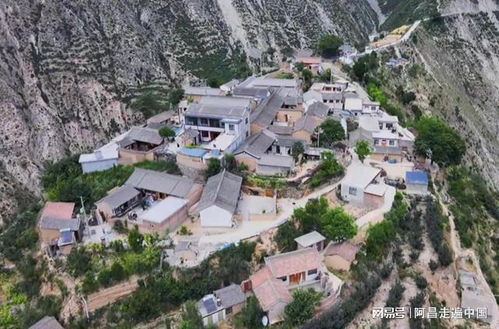 孤零零的山头建房：要么上天要么入地