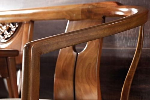 对绿檀木家具的风水布局梗为深入的解读