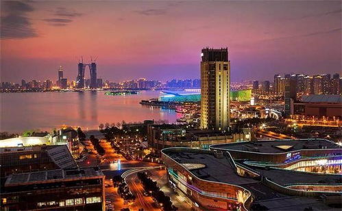 南坪灯具市场旅游攻略：一场闪瞎眼的奇幻之旅 (别说我没提醒你，小心被亮瞎！)