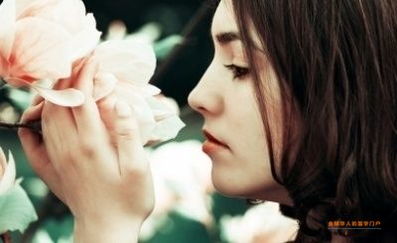 二、厚唇：热情奔放与包容性的体现