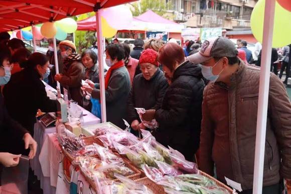 行业洞察：为什么郑州集市能火？