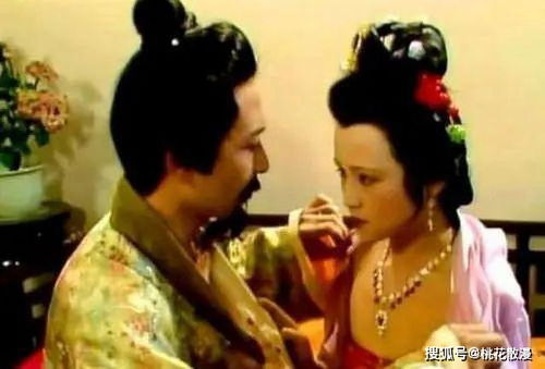 一、  权力结构的异化与家族风水的败坏