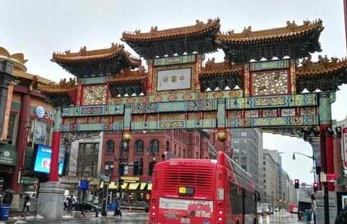 兴文县光明大道与建武路交叉口：24小时不打烊的神奇公园