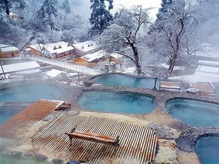景点探索：温泉与自然风光——被高估的西岭雪山
