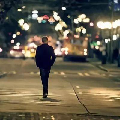 一、 先别急着评判，先把“安迟”这两个字拆开来想想