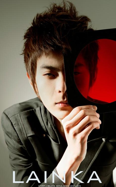 什么样的八字男生看起来最帅？帅酷男生图片长什么样？