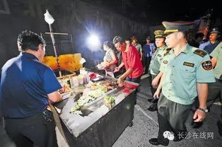 长沙街头阿良摆摊算八字，这种传统方式真的准确可靠吗？