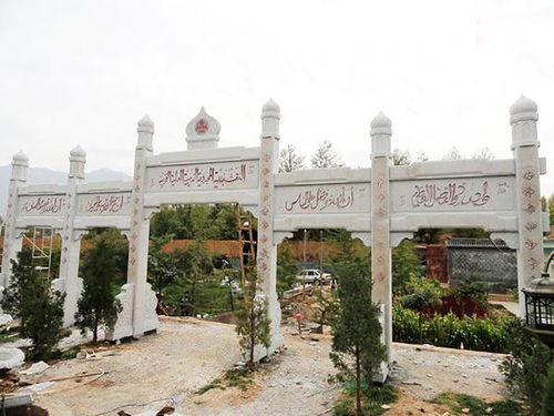 1. 装饰艺术与象征意义