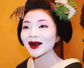 一、 扫描眉形：扫帚眉的定义与传统解读