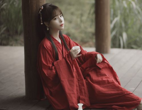 女八字官杀两头挂，官杀混杂的八字女人命运如何？