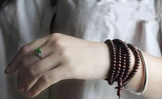 1. 木质饰品：生扶相助，催旺运势