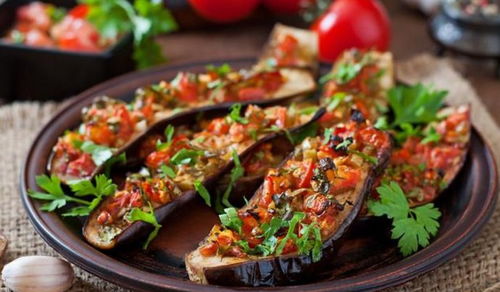 三、  辛辣刺激与肥甘厚味的危害：肝木乘脾土的病理机制