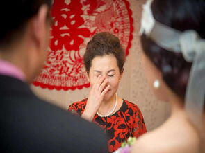 一、  着装策略的宏观构建：天人合一与主题呼应