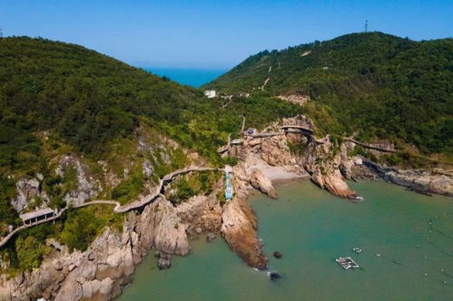 老虎石海上公园的石头与肉夹馍