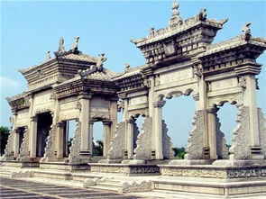 长沙黄兴铜像：一个被游客挤爆的“打卡圣地”