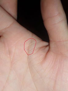 三、 山丘顶部或中心的位置