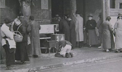 八字算命中，克子克夫的女性会同时克女儿吗？