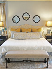 1. 梳妆镜：婚姻和谐与事业兴旺的双重寓意