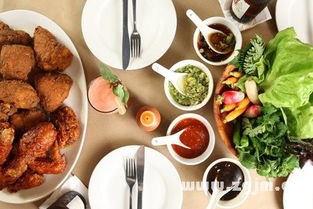 梦见彳艮多人一起吃饭预示着什么吉凶？