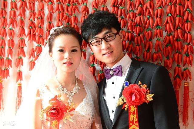 四柱八字如何判断适合结婚的年份？