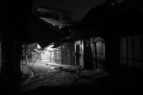 故事梗概：一个充满悬疑的场景
