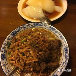 本地小吃：藏在巷子里的“老味道”
