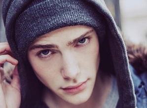 （一）山根缺陷：折断、黑痣或横纹