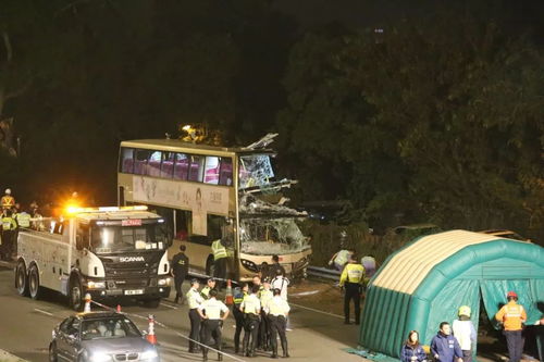 香港巴士午夜幽灵事件：乘客被困阴间巴士， 全城惊动