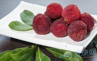 杨梅梦境的奇幻漂流：一场酸甜交织的预兆狂欢