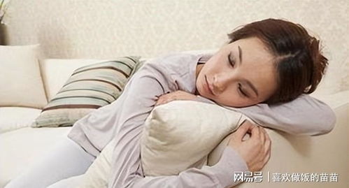三、 枕头湿润：内心的焦虑与情感积压的外化