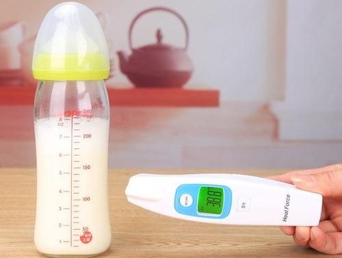 一、  婴幼儿奶粉冲泡水温：一个不容忽视的关键因素