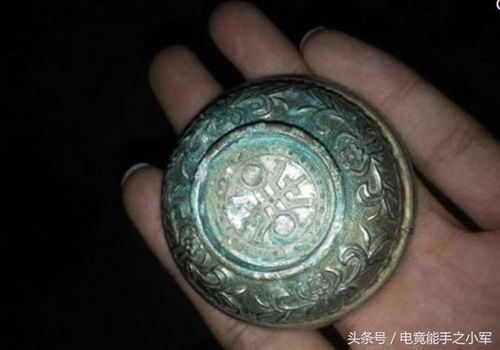 三、 俞晚与玉珏：神秘力量与诅咒