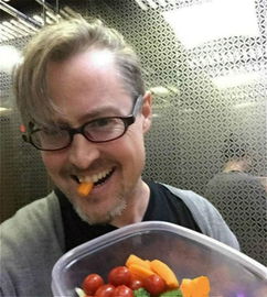和尚敲木鱼时为何总是对杨家较小厨的美食情有独钟？
