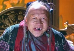 人物概述：裘千尺的形象与地位