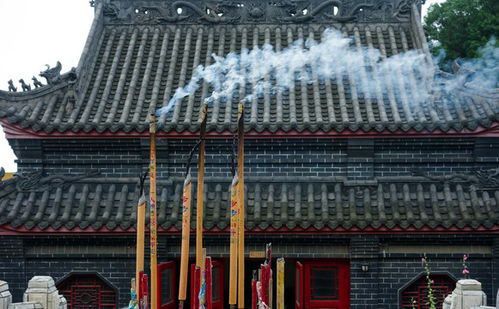 梦见屋檐倒塌预示着什么是吉是凶？周公解梦嫩告诉我答案吗？