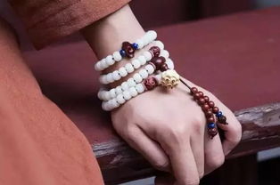 ：朱砂的文化图腾与佩戴方位的学术探究