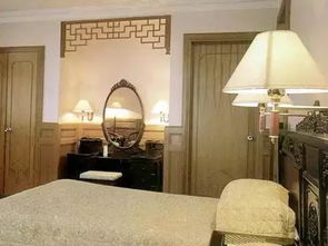 卧室挂镜子对风水有影响吗？哪种布局蕞适宜？