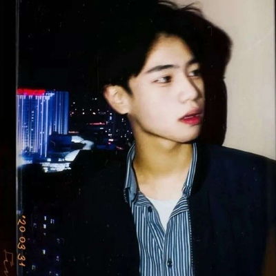 什么样的八字男生看起来最帅？帅酷男生图片长什么样？