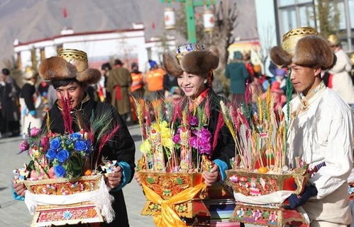 一、 酥油与“卡赛”之制备：祭祀与点心的双沉重功能