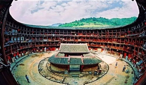 土楼世界：从23000座城堡到活遗产